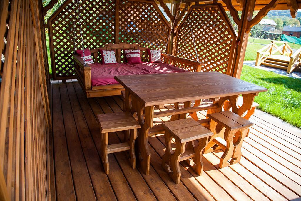 Dacha Guest House Uzhhorod Ngoại thất bức ảnh