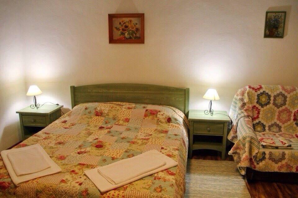Dacha Guest House Uzhhorod Ngoại thất bức ảnh