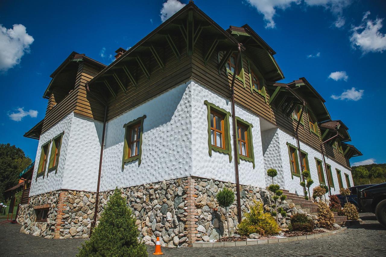Dacha Guest House Uzhhorod Ngoại thất bức ảnh