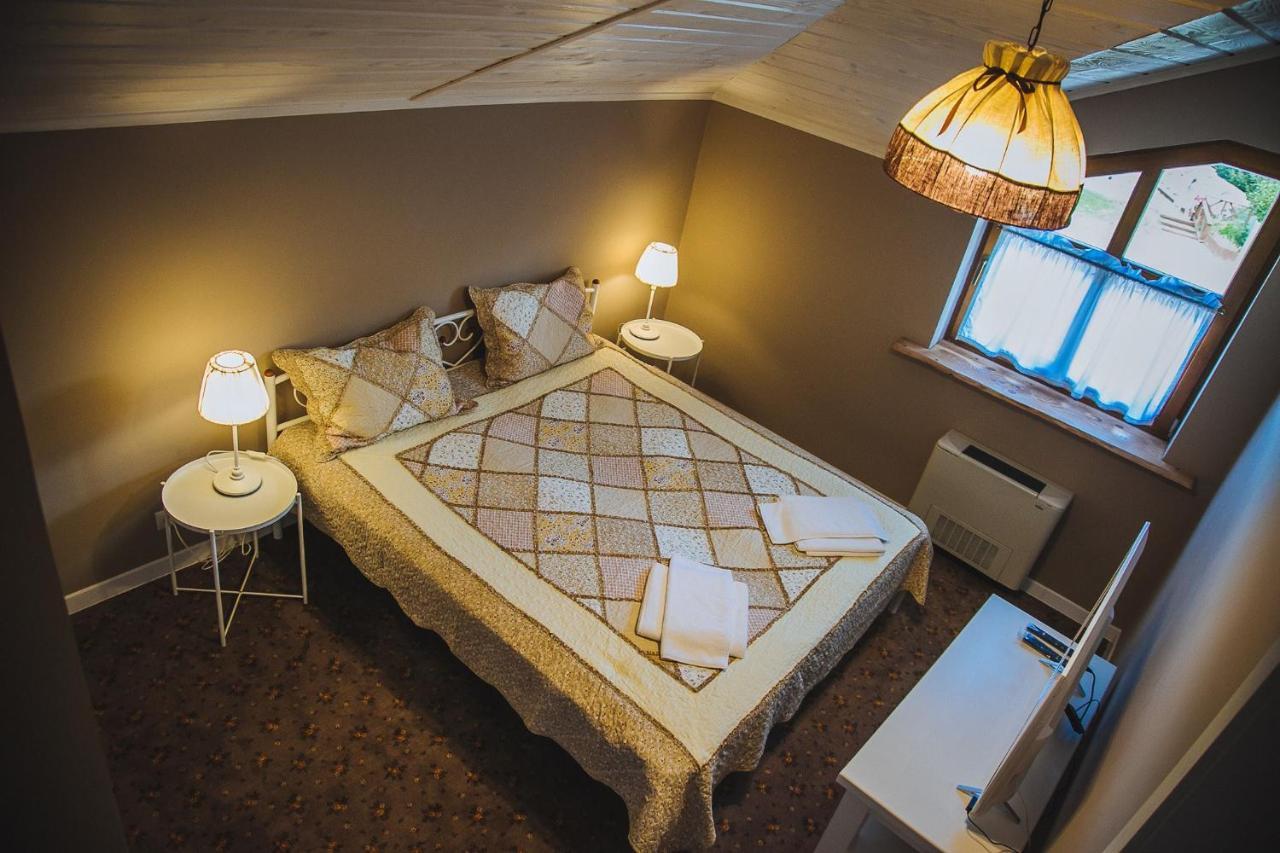 Dacha Guest House Uzhhorod Ngoại thất bức ảnh