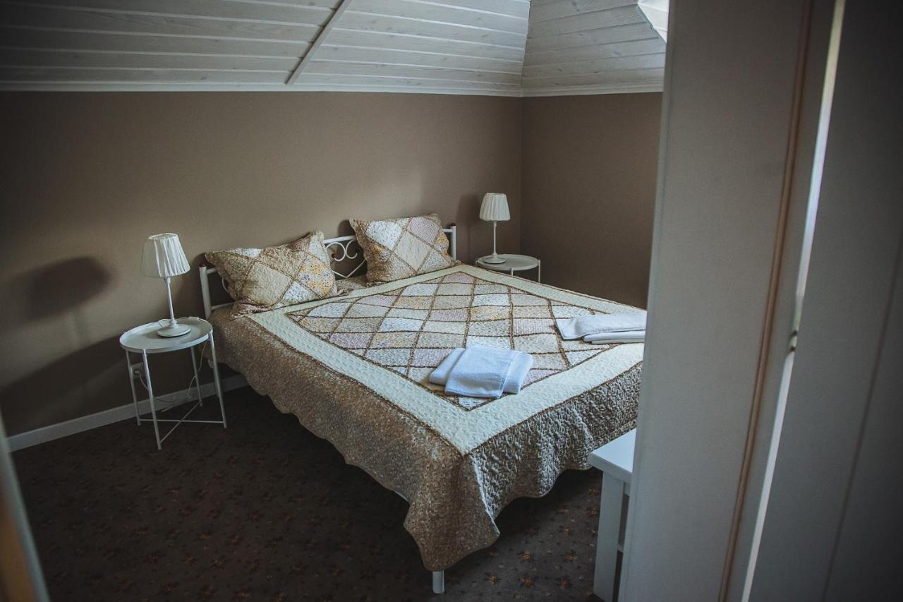 Dacha Guest House Uzhhorod Ngoại thất bức ảnh